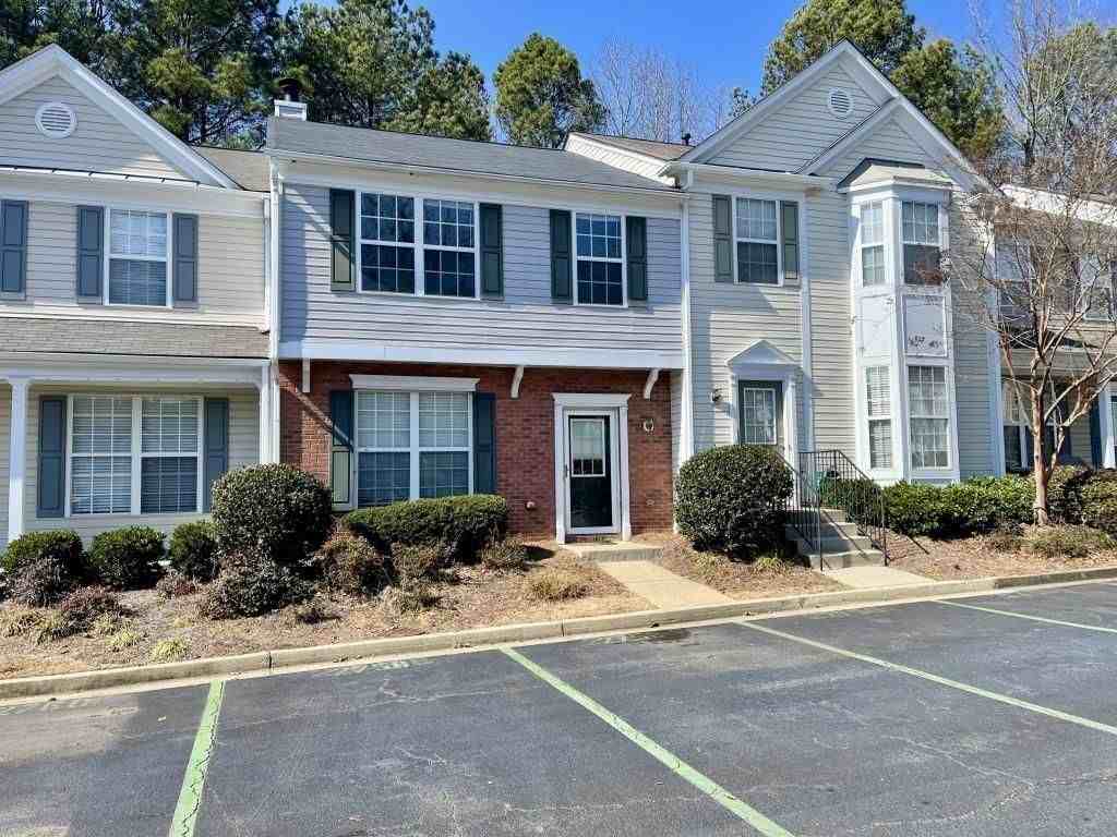 2758 Ashleigh Ln - Photo 2 of 18