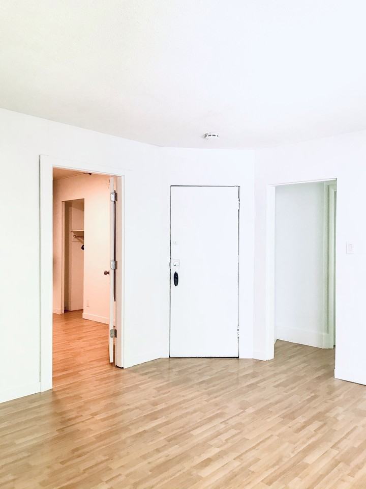 Urquhart House - Photo 7 of 18