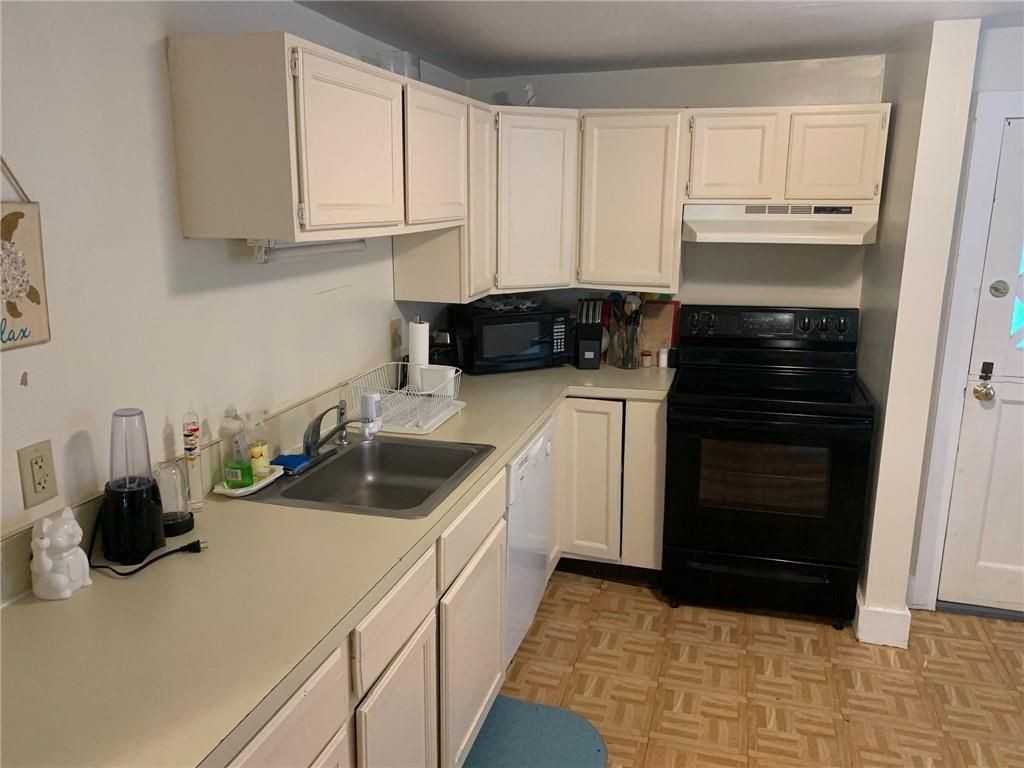 42 Lee Ave - Photo 5 of 18