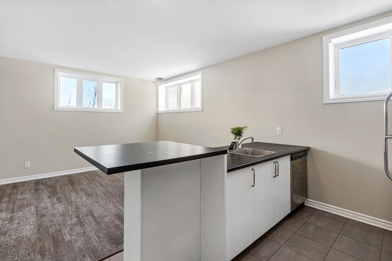 500 Ovana Crescent - Photo 6 of 50