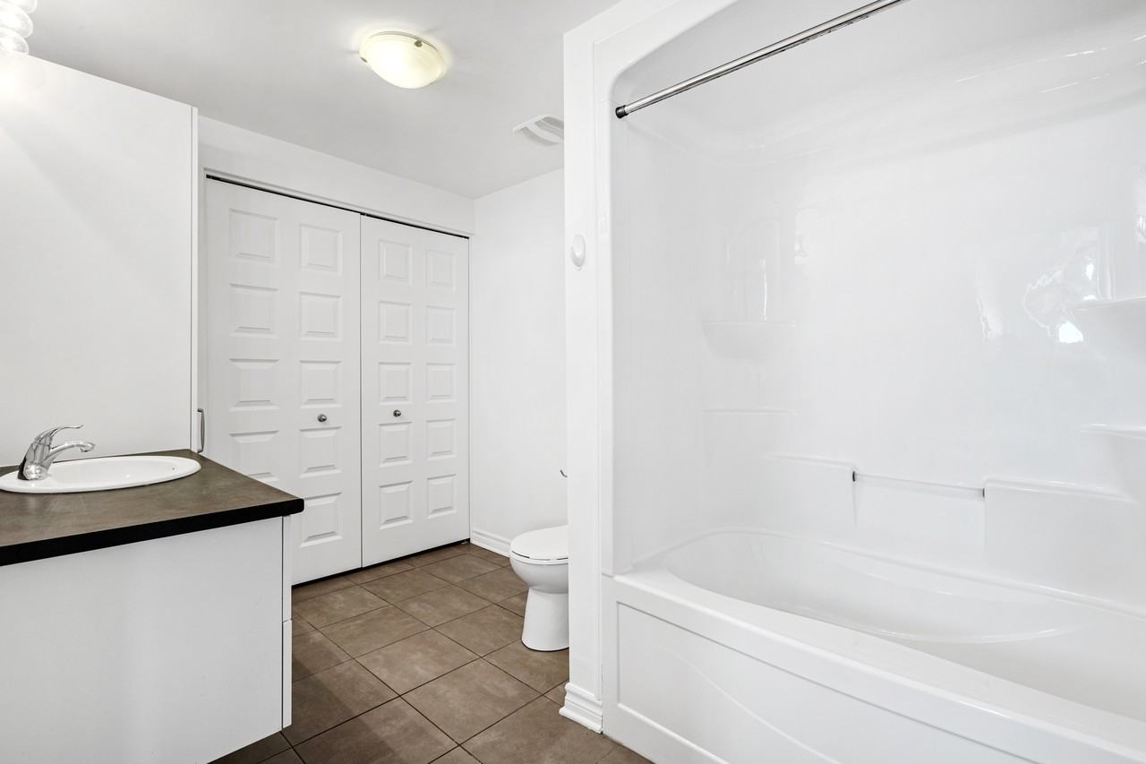 500 Ovana Crescent - Photo 7 of 50