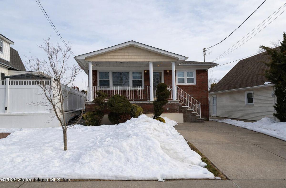 26 Driggs St - Photo 2 of 20