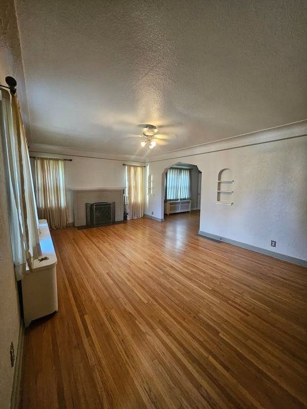 5224 Bloomington Ave - Photo 3 of 37