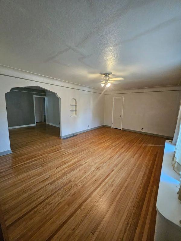 5224 Bloomington Ave - Photo 4 of 37