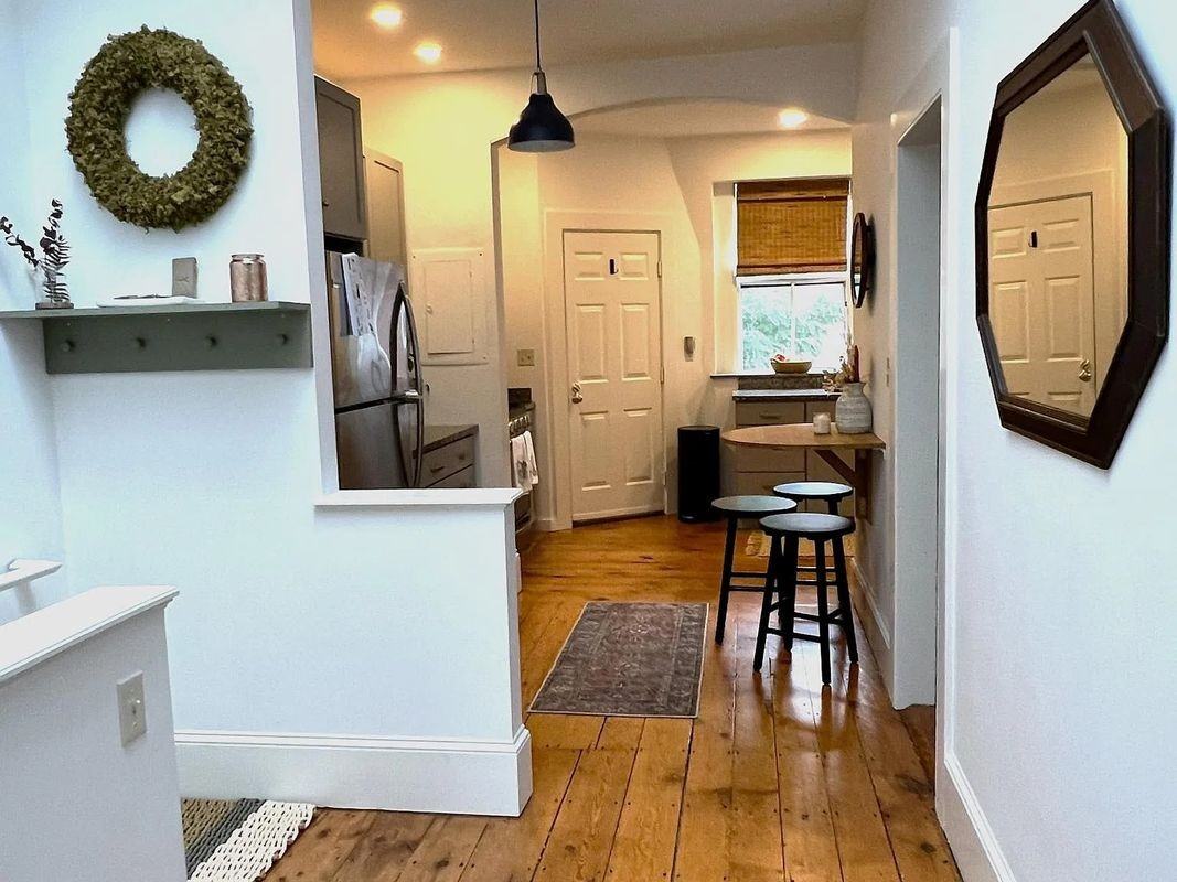 386 Essex St - Photo 6 of 18