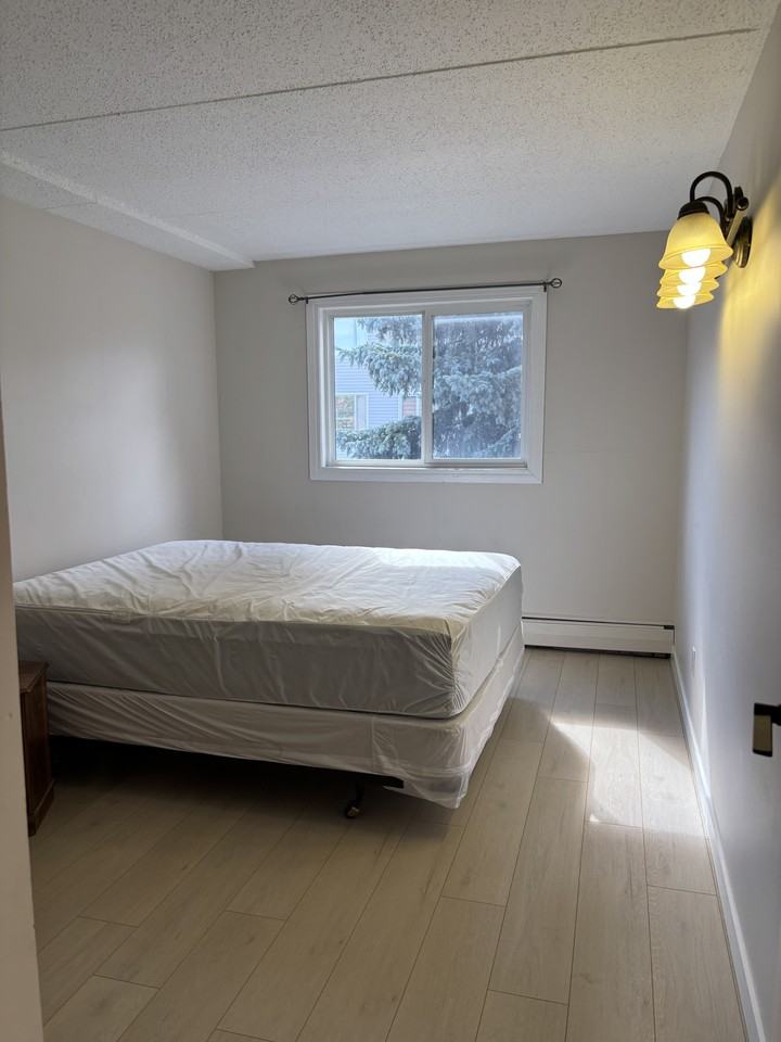 18 Schemmer Bay - Photo 3 of 41