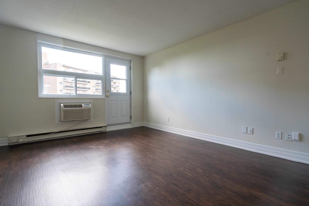 4 Radisson - Photo 4 of 20