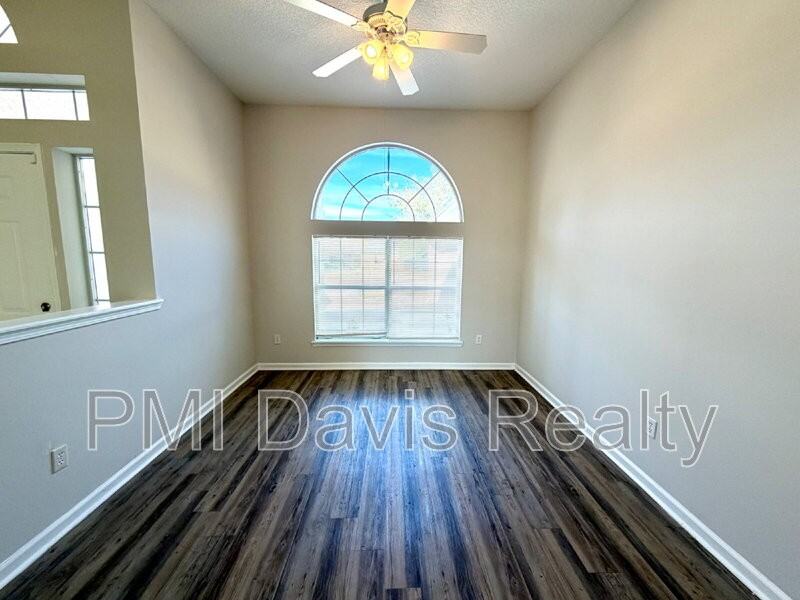 1771 Pickwick Pl - Photo 5 of 20