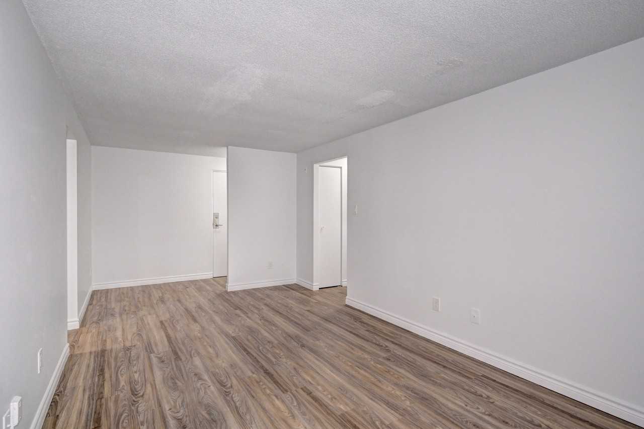 262-266 Kingswood Estates - Photo 7 of 11