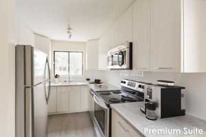 featured image of 1060 Dorothy St