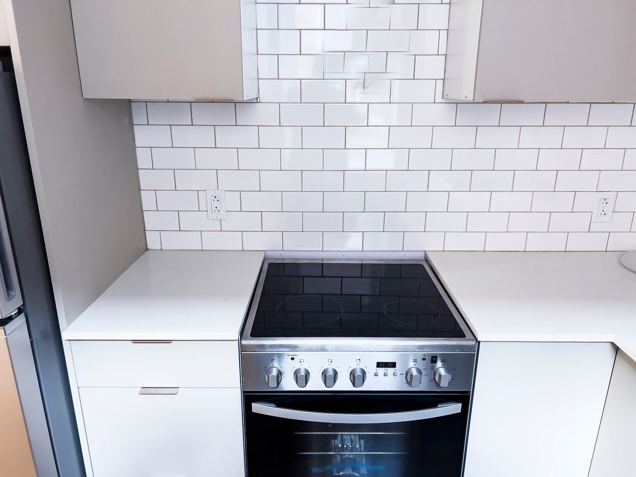 2070 Rue Chomedey - Photo 2 of 27