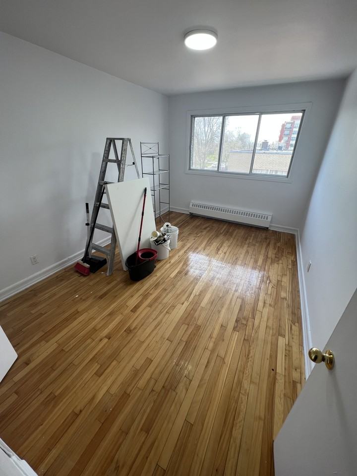 615 Hudson - Photo 5 of 20