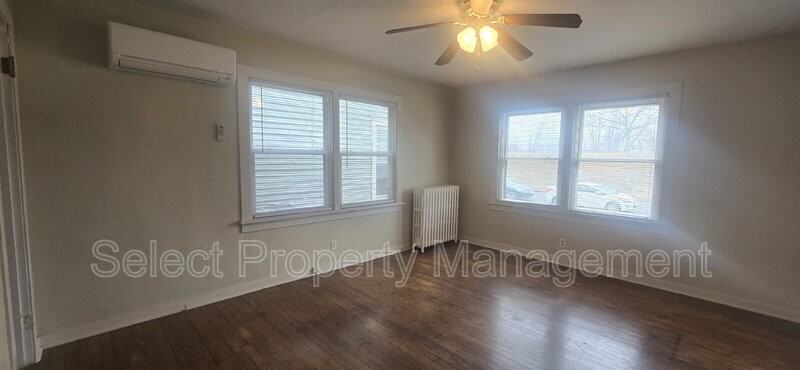 1033 Edgewater Ave #2 - Photo 4 of 14