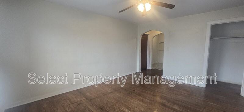 1033 Edgewater Ave #2 - Photo 5 of 14