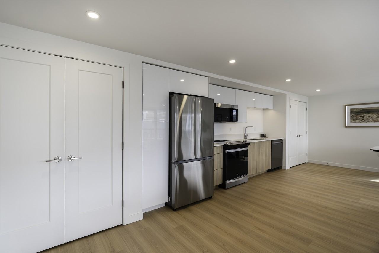 2755 King Street - Photo 4 of 18