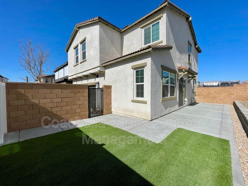 41410 Penn Dr - Photo 5 of 42