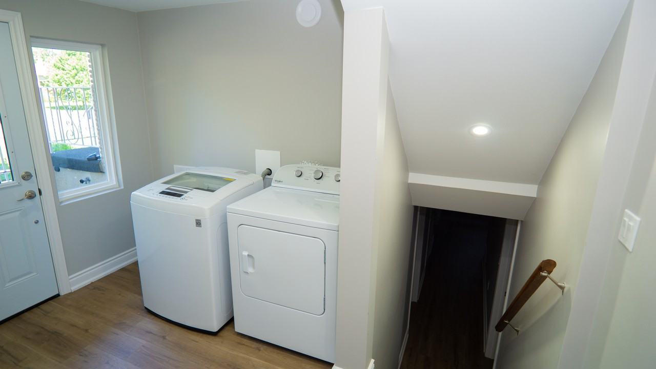 16 Armour Drive, Welland - Photo 2 of 11