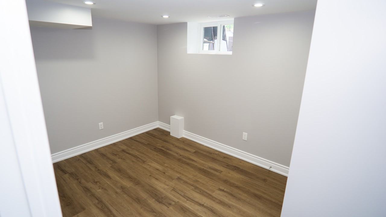 16 Armour Drive, Welland - Photo 4 of 11