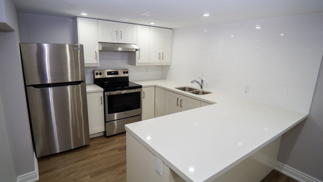 16 Armour Drive, Welland - Photo 7 of 11