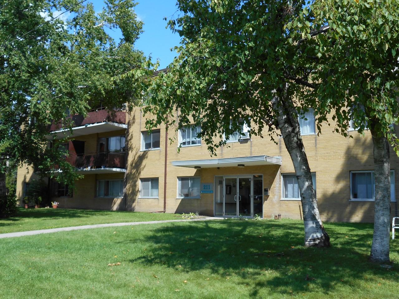 Reedaire Court Apartments - Photo 2 of 27