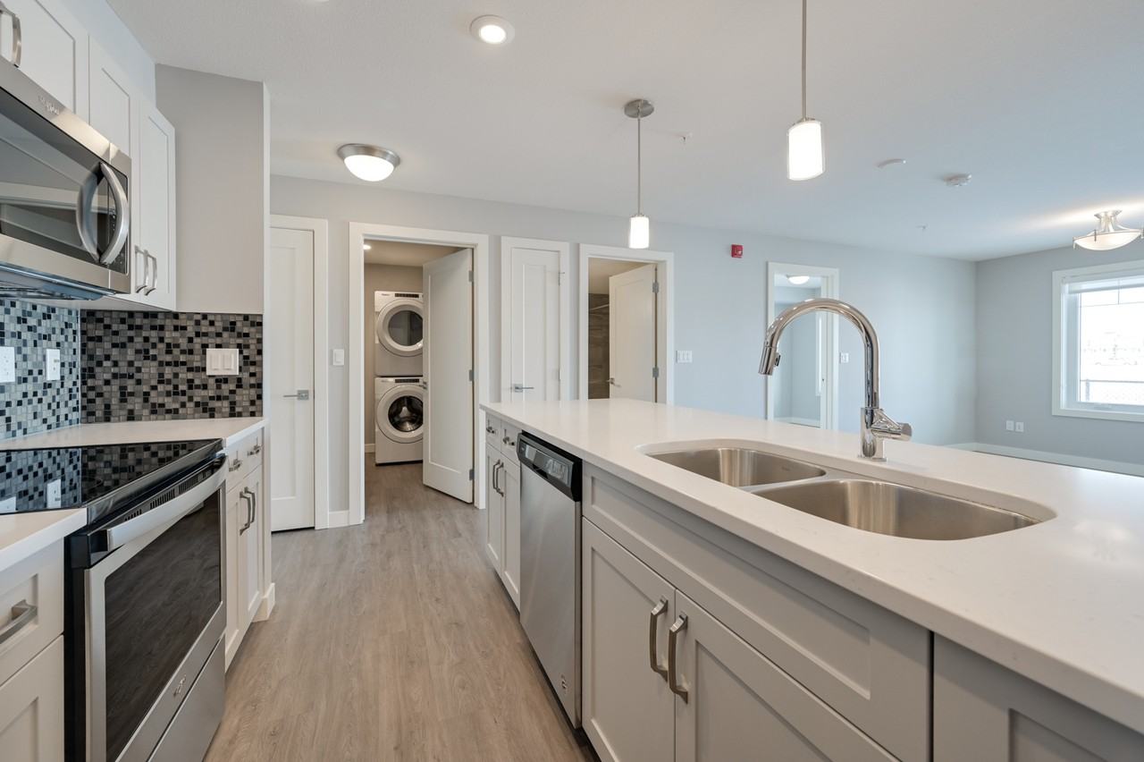 Essence At Windermere South - Photo 2 of 23