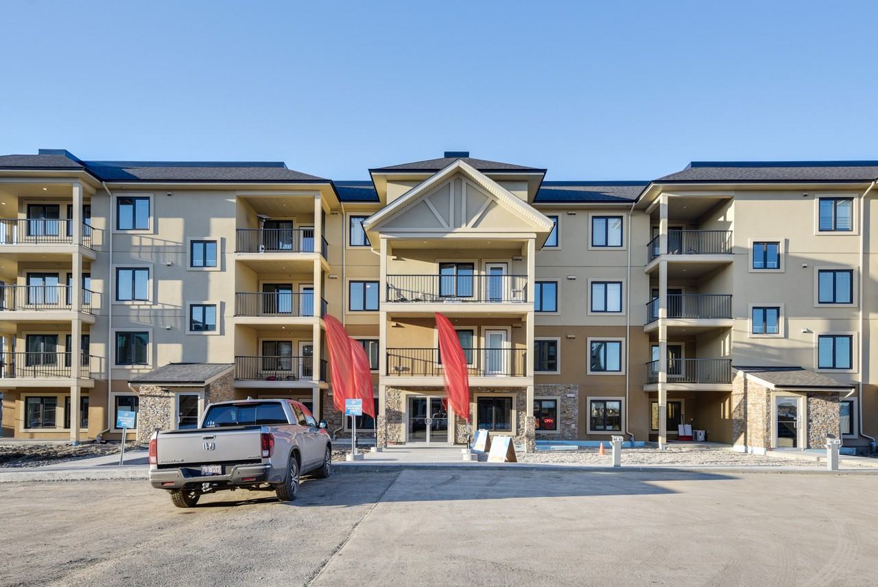 Essence At Windermere South - Photo 3 of 23