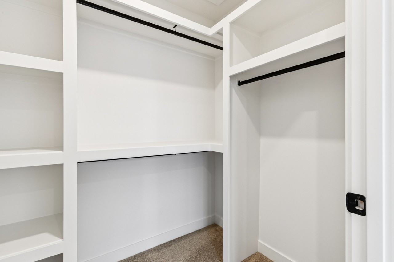 Glenora 2 4 Plex - Photo 3 of 27