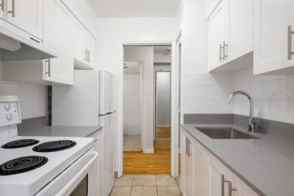 Bellevue Towers Apartments - Photo 6 of 12