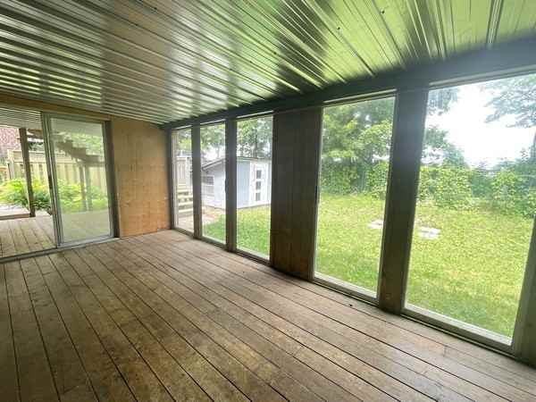 302 Livingstone St. West - Photo 2 of 35