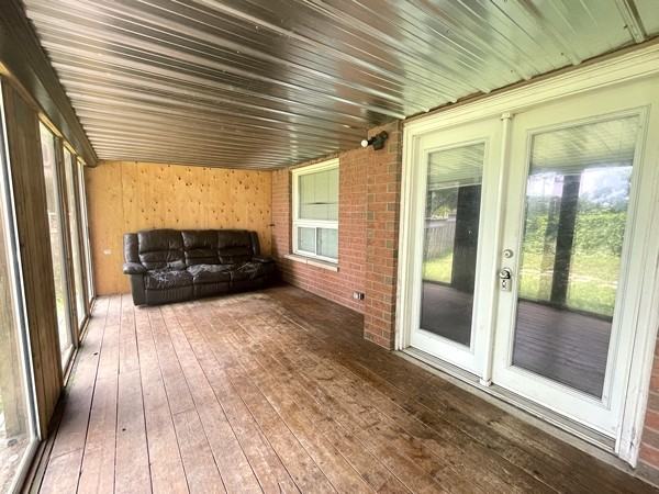 302 Livingstone St. West - Photo 3 of 35