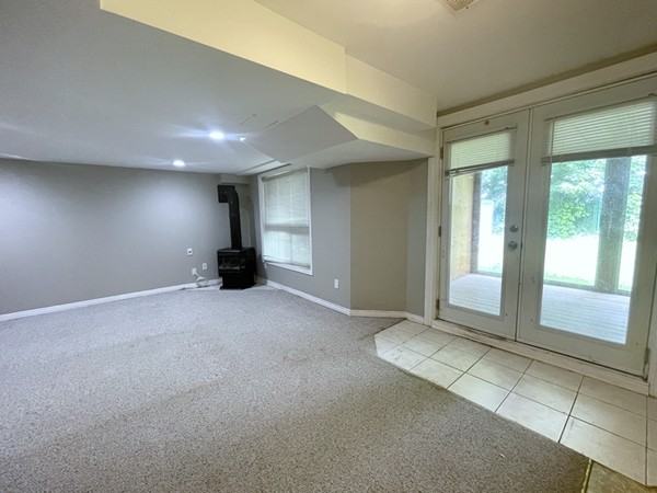 302 Livingstone St. West - Photo 4 of 35