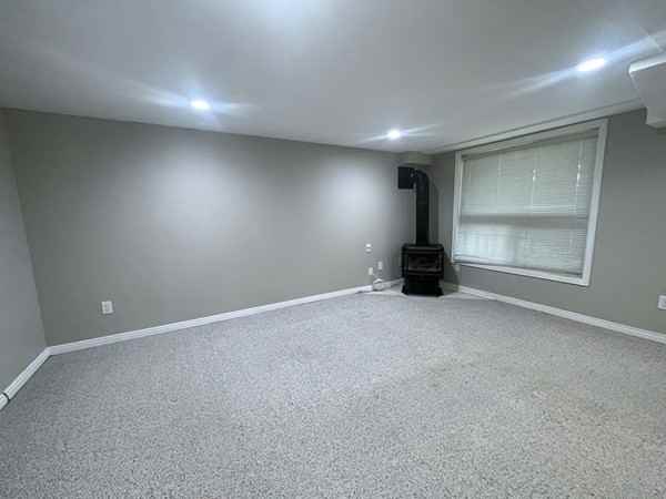 302 Livingstone St. West - Photo 6 of 35