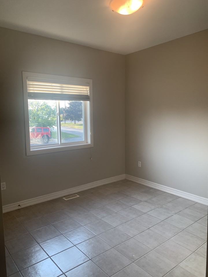 49 St. David Street West, Upper Unit, Thorold - Photo 7 of 12