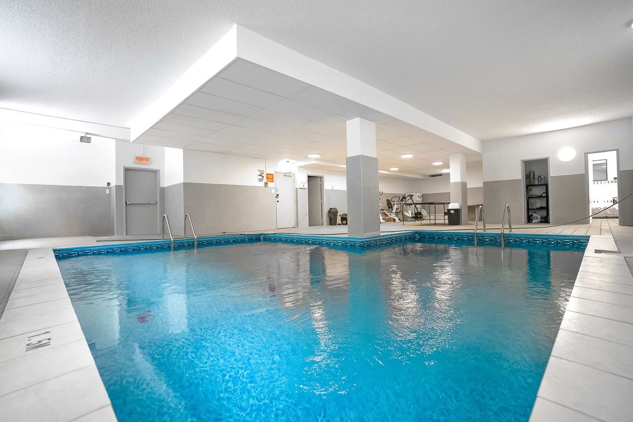 5450 Queen-Mary - Photo 3 of 32