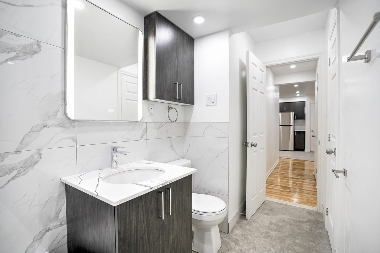 2425-2415 Madison - Photo 6 of 21