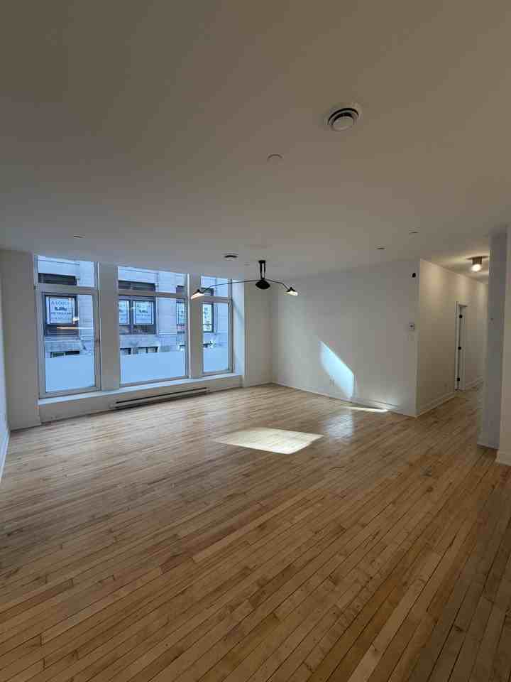 286 Rue Saint-Paul O — photo 2