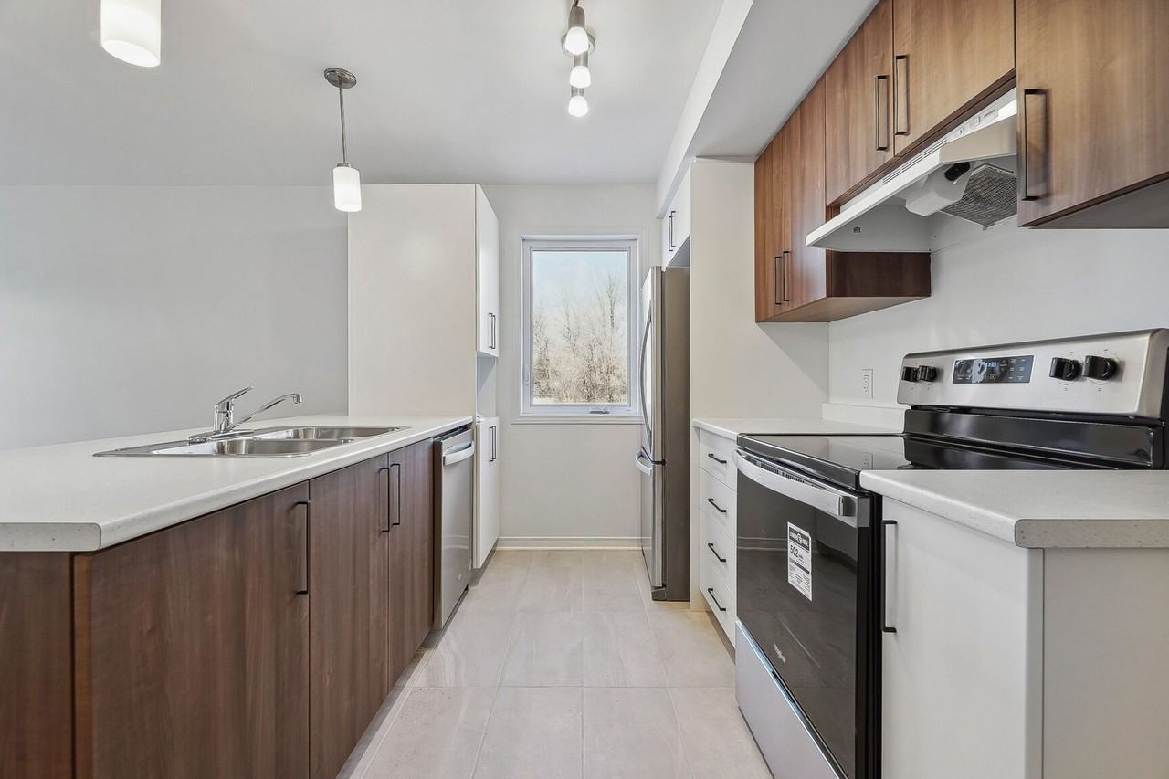 947 NOTRE DAME - Photo 2 of 25