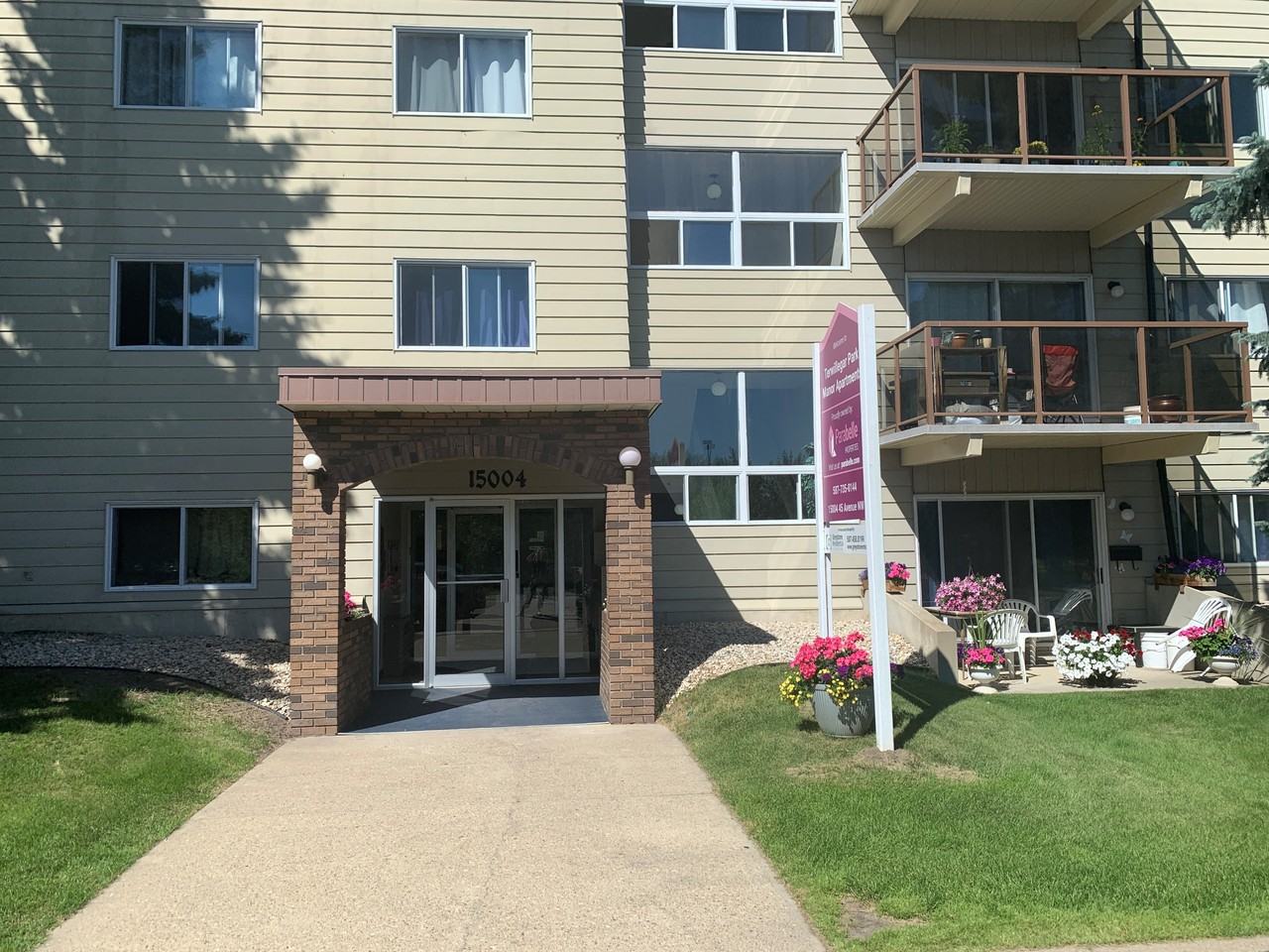 Terwillegar Park Manor - Photo 2 of 38