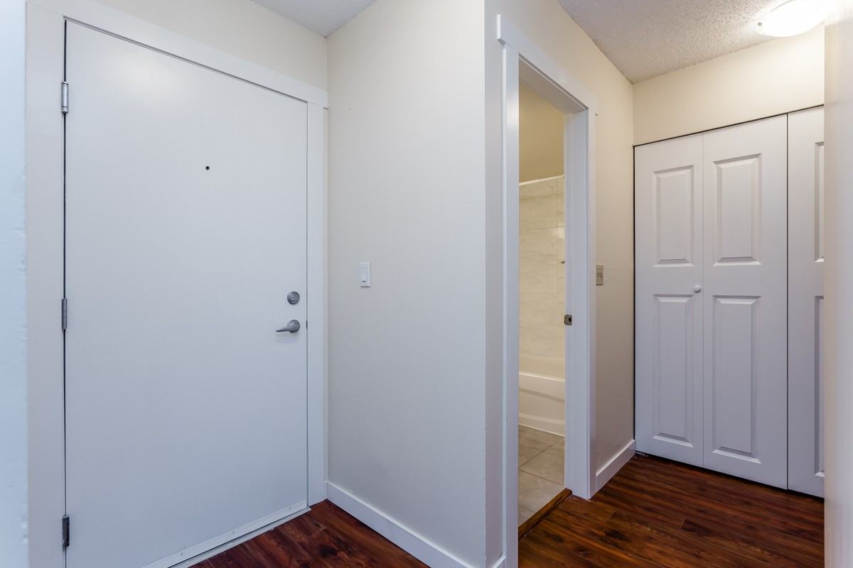 Harwood Apartments - Photo 5 of 9