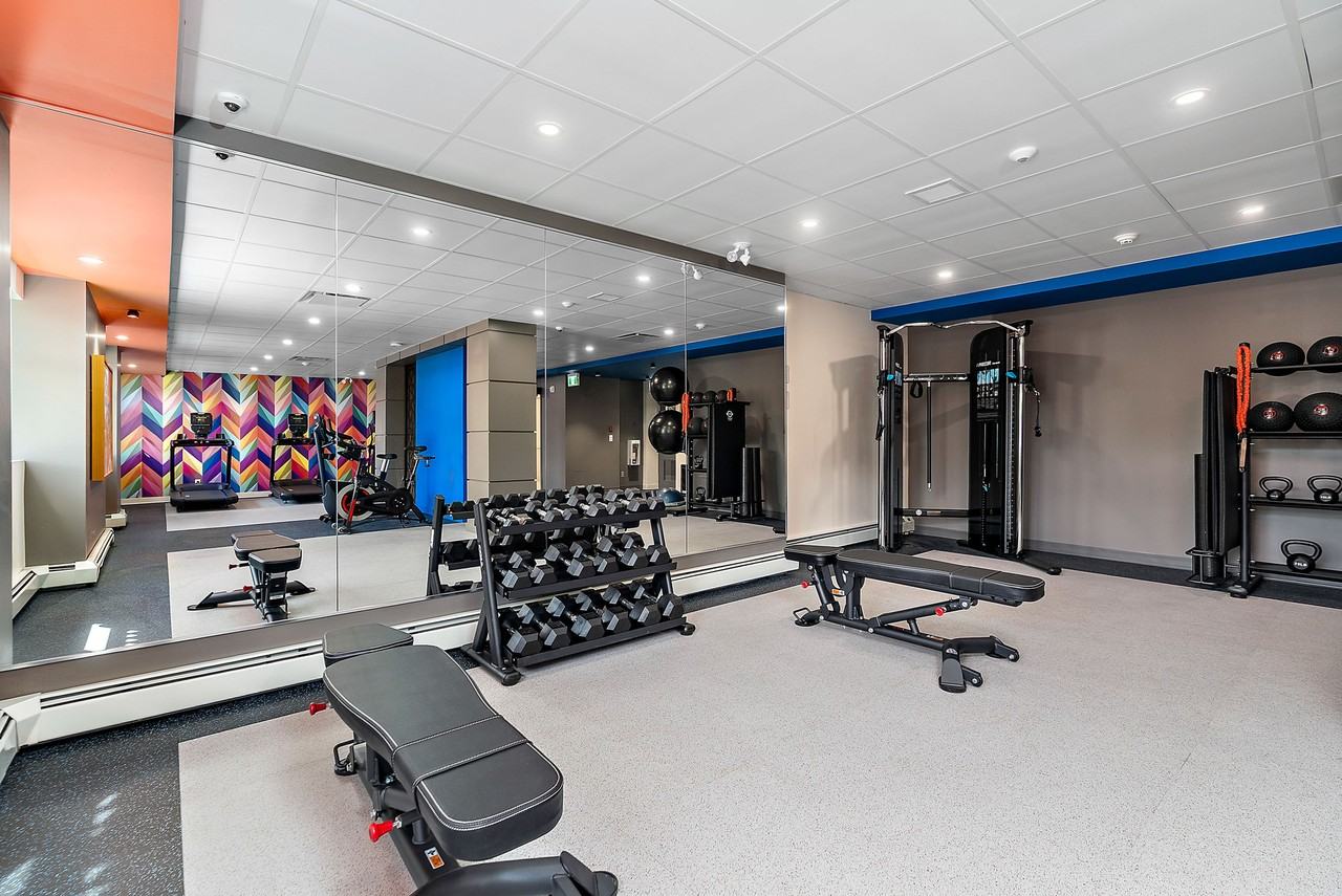 Southgate Tower - Photo 5 of 28