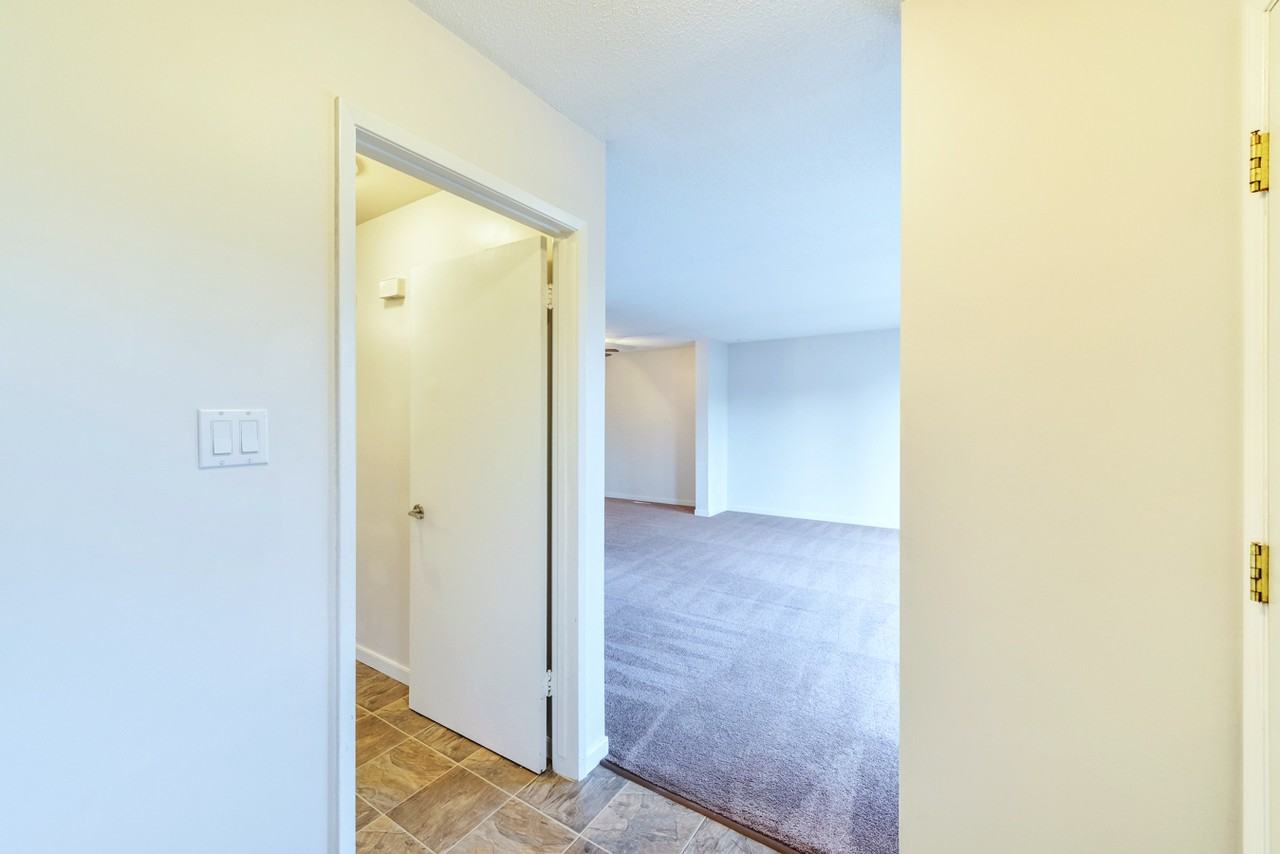 Lord Byron Townhouses - Photo 2 of 10