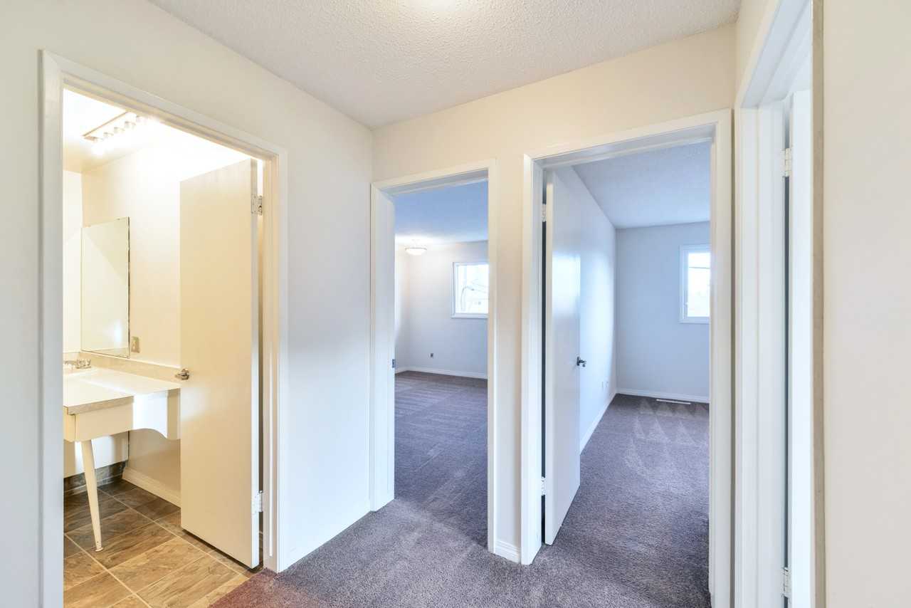 Lord Byron Townhouses - Photo 7 of 10