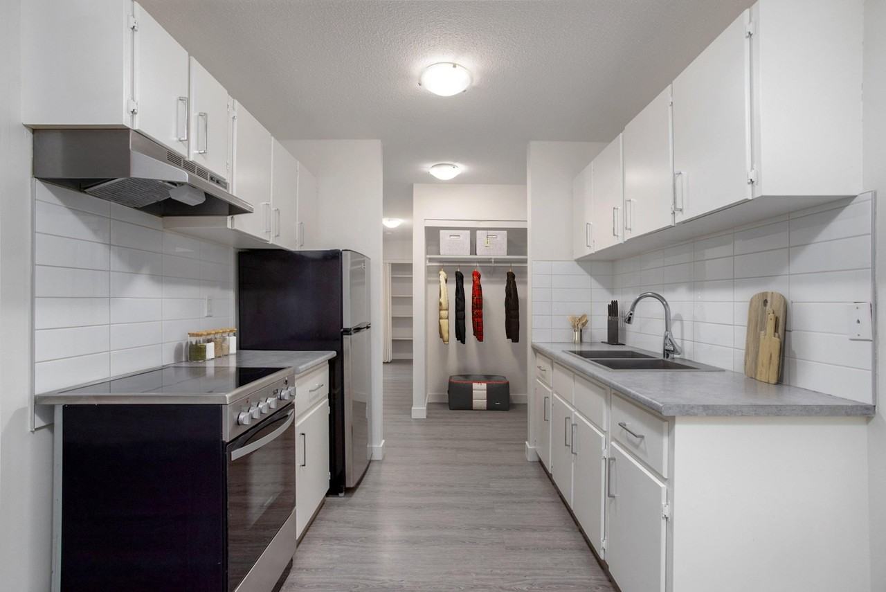 Springwood Place Apartments - Photo 2 of 11