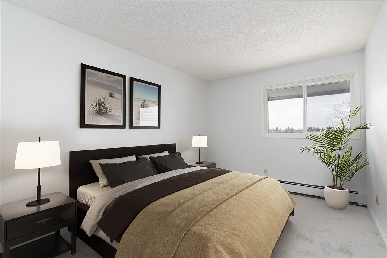 Meadowview Manor - Photo 5 of 12