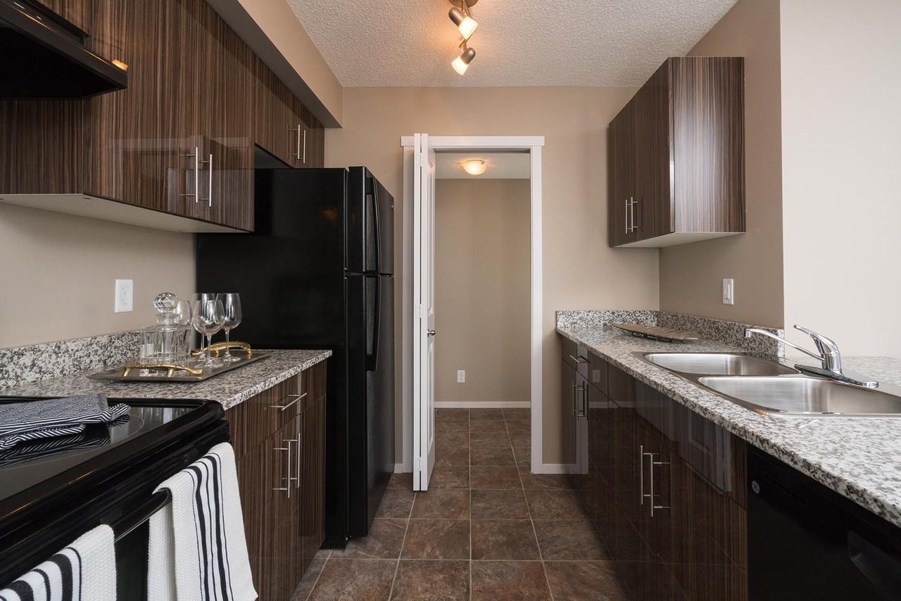 The Edge - Photo 4 of 15