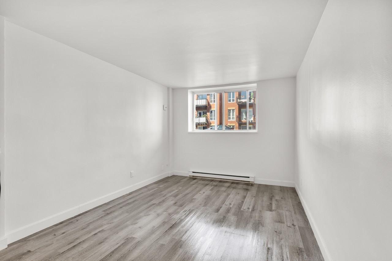 4750 Ontario Est - Photo 6 of 8