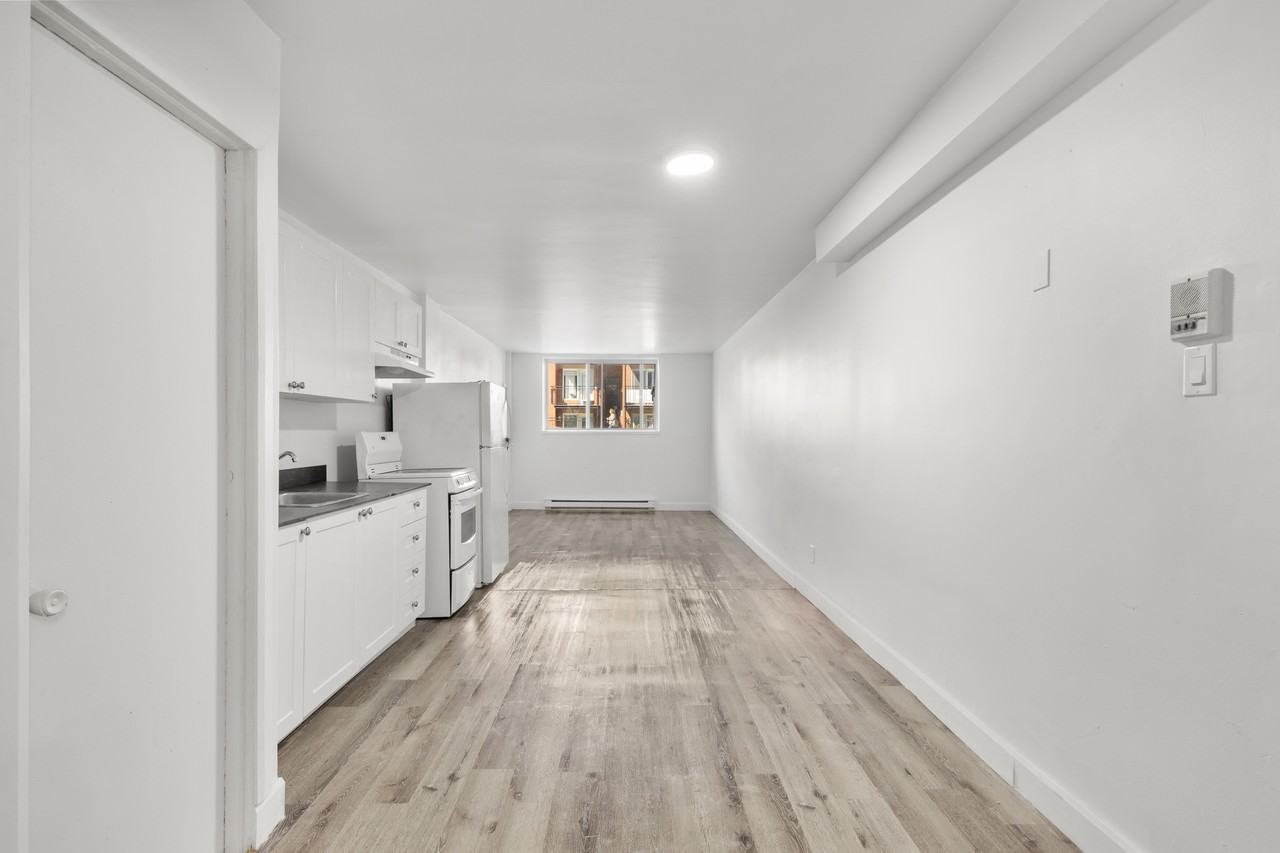 4750 Ontario Est - Photo 7 of 8