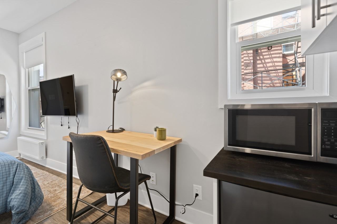 68 Sweetland Avenue - 3C - Photo 2 of 10