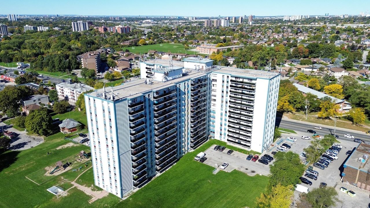 1577 Lawrence Avenue West - Photo 3 of 19