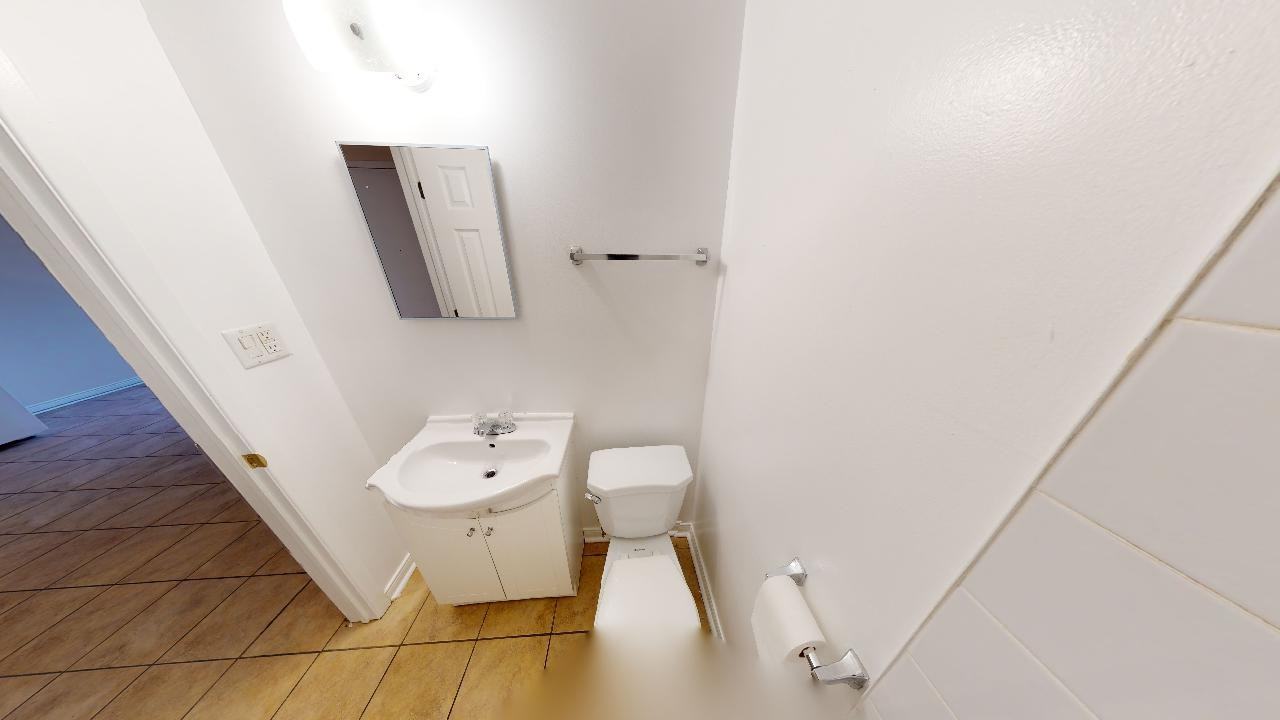 506 Danforth Apartments - Photo 3 of 18